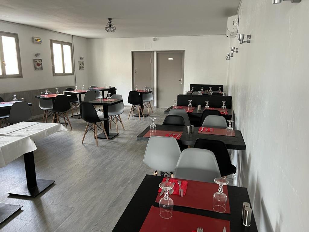 Hotel Restaurant Le Picardie Chauny Exterior photo